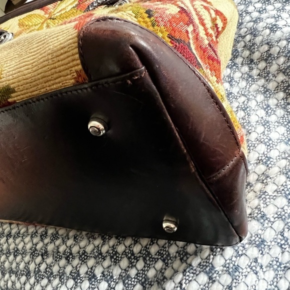 Brighton Vintage Floral Tapestry Carpet Weekender Bag - Picture 6 of 12